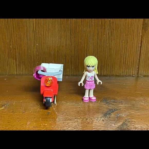 Lego Friends Stephanie's Pizzeria 41092 🍕 - Picture 9 of 10